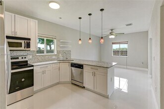 709 SE 14th Pl in Homestead, FL - Building Photo - Building Photo
