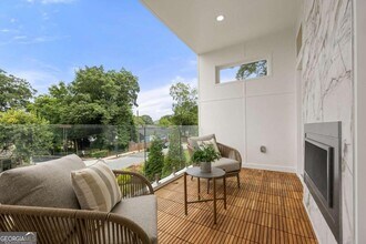 24 Hutchinson St NE in Atlanta, GA - Building Photo - Building Photo