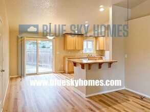 1011 E Victory Rd in Boise, ID - Building Photo - Building Photo