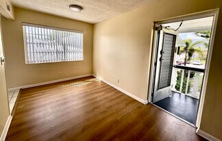 241 Sheffield J in West Palm Beach, FL - Building Photo