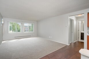 Edgerton Highlands in Maplewood, MN - Building Photo