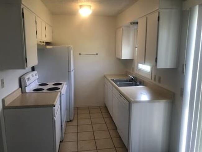 500 Curry Ln in Medicine Lodge, KS - Building Photo - Building Photo