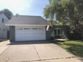 33062 Santiago Dr in Dana Point, CA - Building Photo