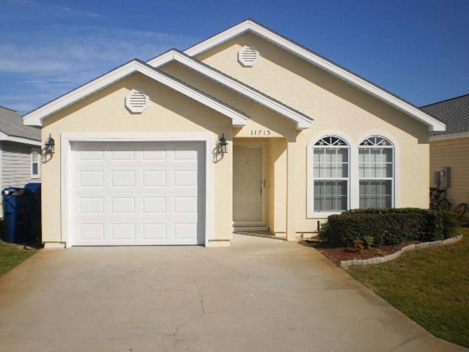 11719 Cabana Ct in Panama City Beach, FL - Foto de edificio