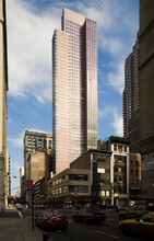 Sky House in New York, NY - Foto de edificio - Building Photo