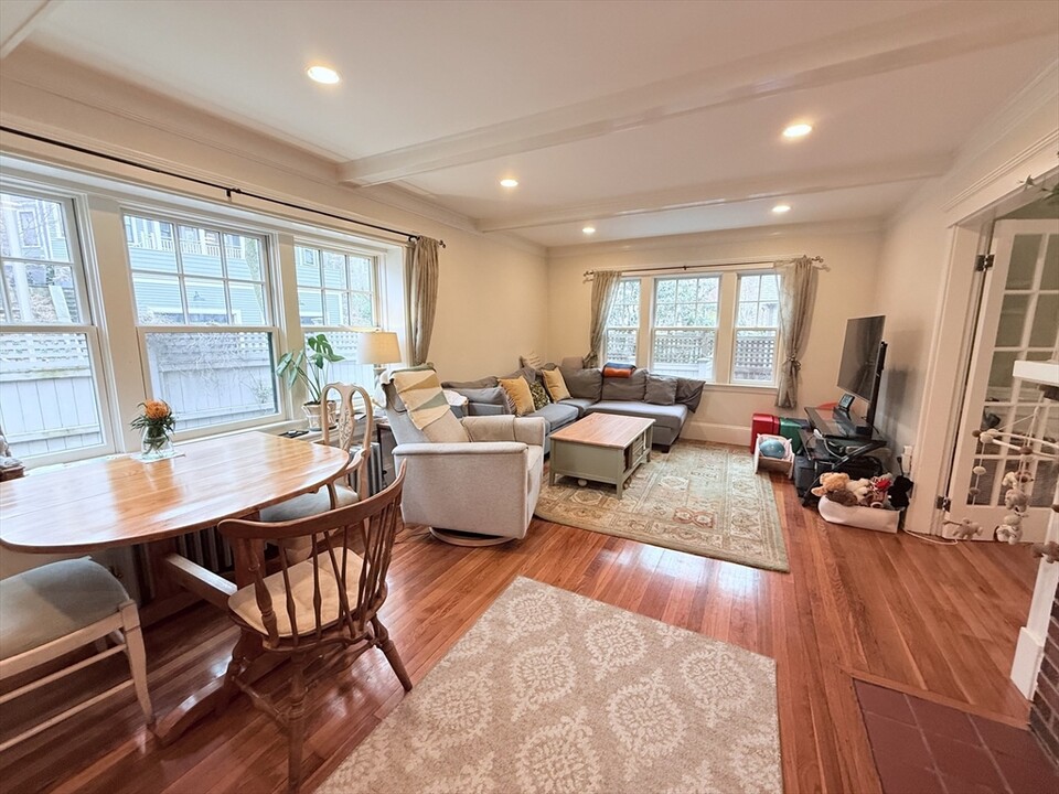 61 Atherton Rd, Unit 1 in Brookline, MA - Building Photo