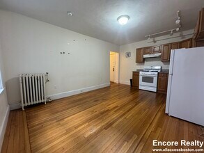 1615 Commonwealth Ave in Boston, MA - Building Photo - Building Photo
