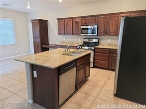 1021 Railroad Flat Ct in Las Vegas, NV - Building Photo - Building Photo