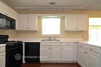 129 Meadowview Ln in Powder Springs, GA - Foto de edificio - Building Photo