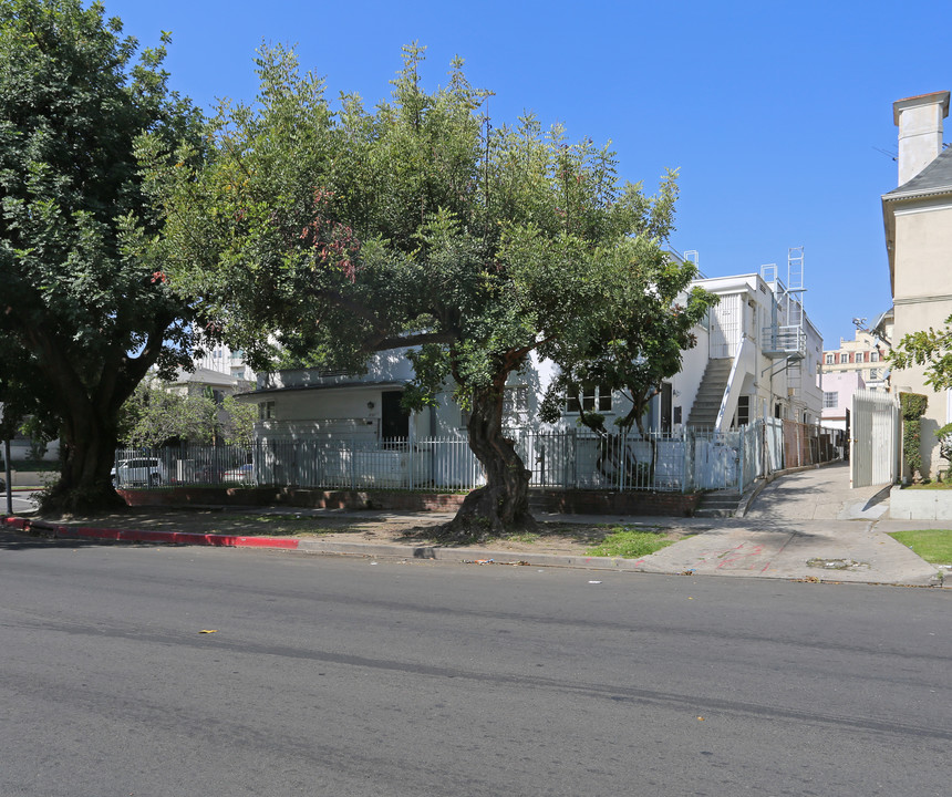 853-855 S Hobart Blvd in Los Angeles, CA - Building Photo