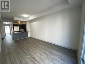 36-536 Stadium Rd in Toronto, ON - Building Photo - Building Photo