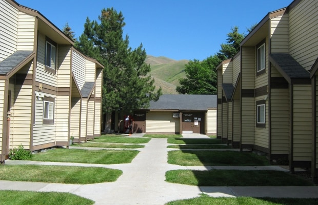 Snow Mountain Apartments in Hailey, ID - Building Photo