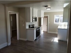 2953 S Garden Cir in South Salt Lake, UT - Building Photo - Building Photo