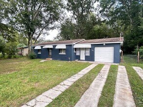 3958 Hunter Cir in Jacksonville, FL - Building Photo - Building Photo