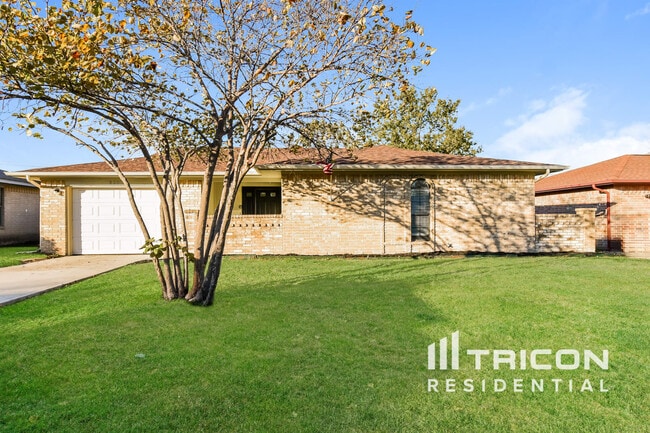 property at 820 Oak Grove Ln