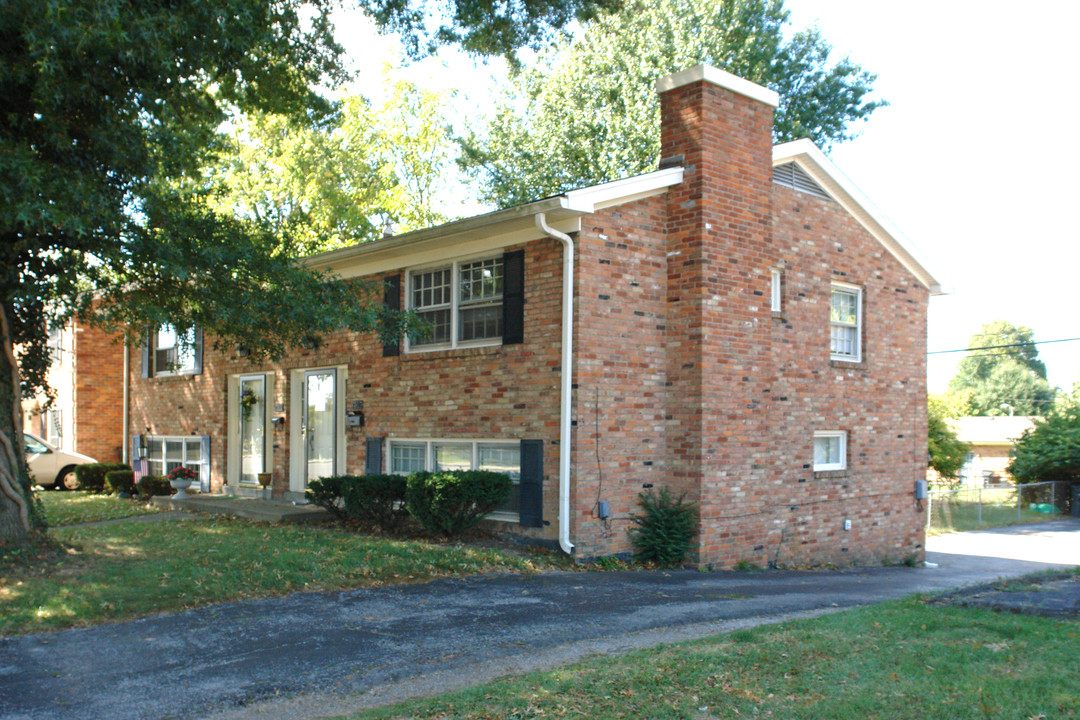 2013 Garden Springs Dr in Lexington, KY - Building Photo