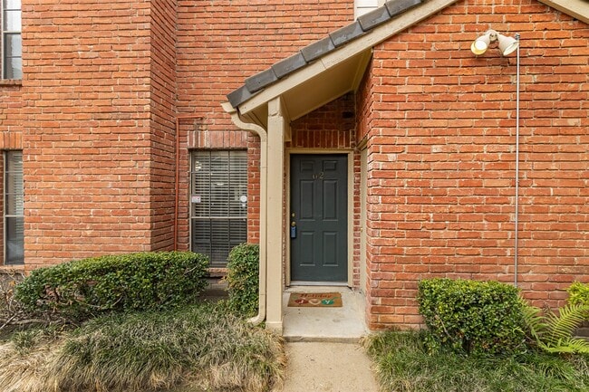 property at 2211 S Kirkwood Rd