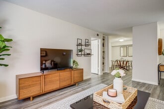 5401 Chimney Rock in Houston, TX - Building Photo - Building Photo