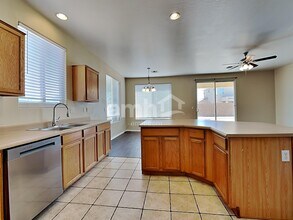 7571 W State Ave in Glendale, AZ - Building Photo - Building Photo