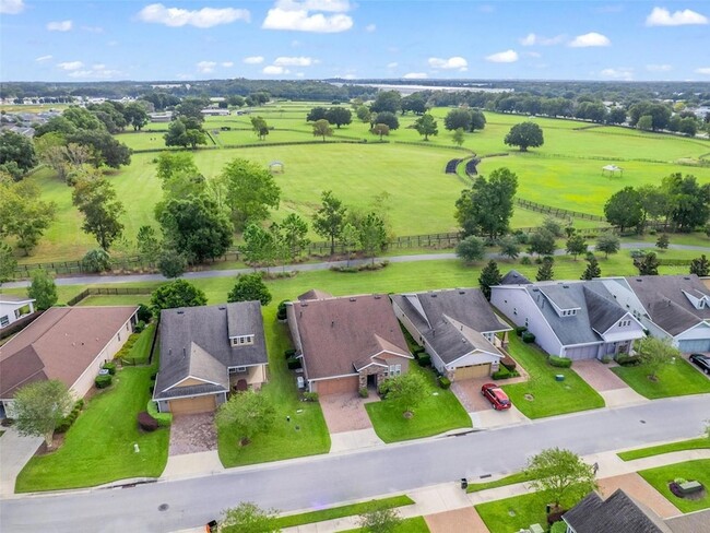 4976 NW 35th Ln Rd in Ocala, FL - Foto de edificio - Building Photo