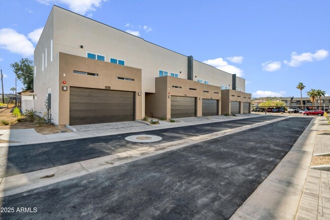 property at 2118 E Voltaire Ave