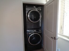 166 McPherson Crescent in Penticton, BC - Building Photo - Building Photo