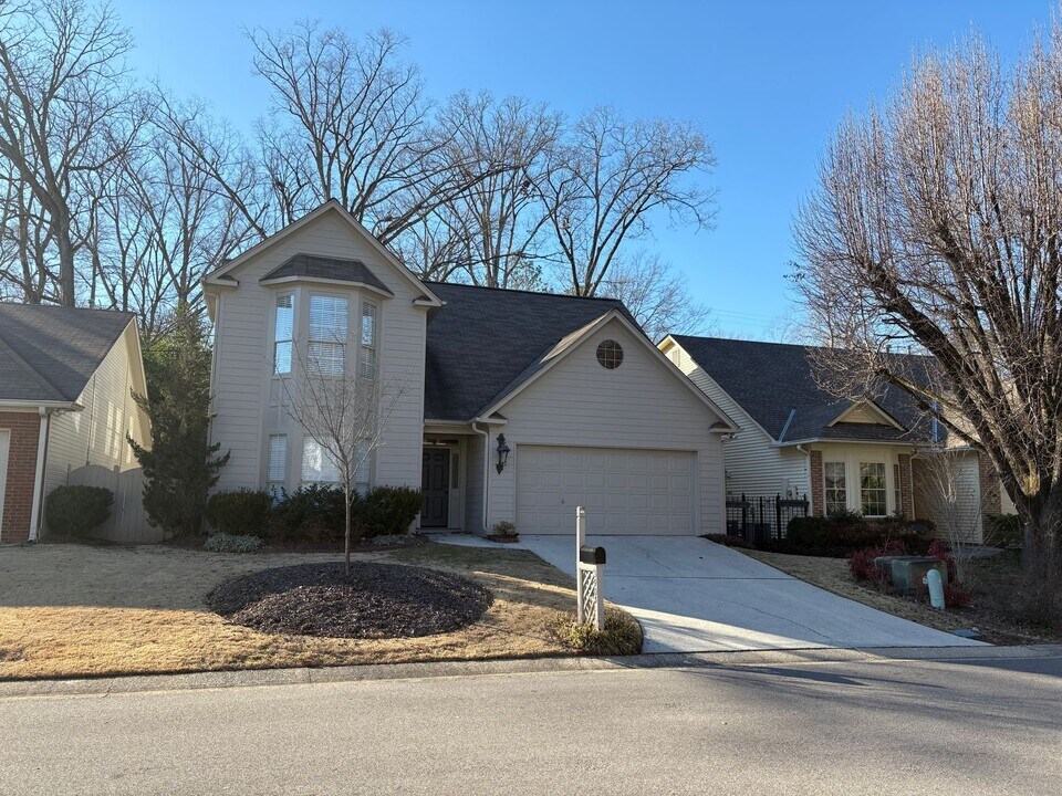 3905 Knollwood Trce in Vestavia Hills, AL - Building Photo