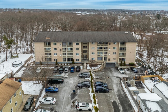 980 Lindley St in Bridgeport, CT - Building Photo - Building Photo