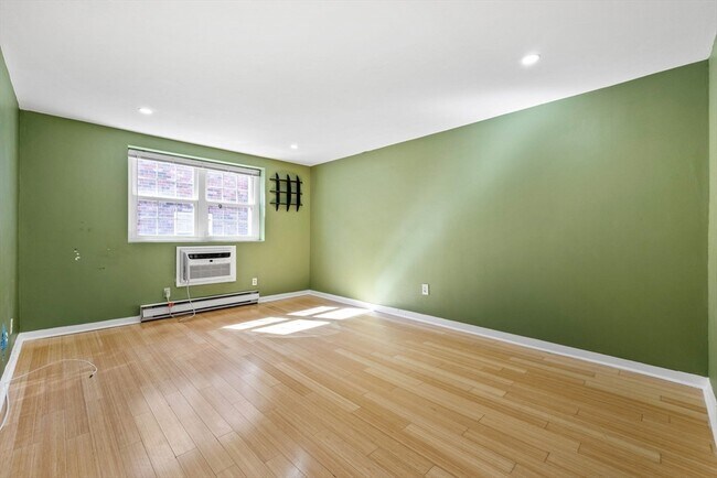116 Sycamore St, Unit 22 in Somerville, MA - Building Photo - Building Photo