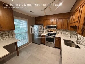 2418 Cottage Pl in Greensboro, NC - Building Photo - Building Photo