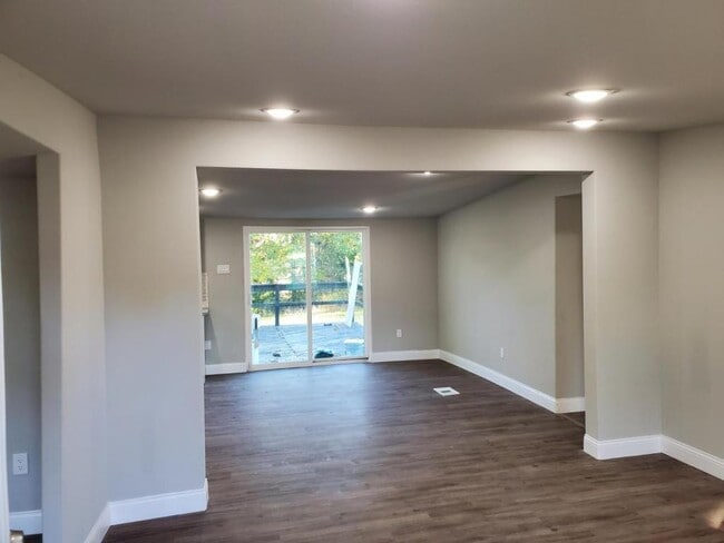 309 W Gentry St in Bells, TX - Foto de edificio - Building Photo