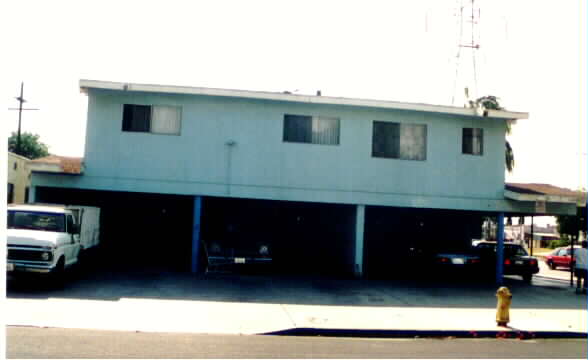 4220 Southern Ave SW in South Gate, CA - Building Photo