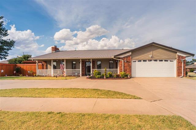 7215 NW Willow Creek Dr in Lawton, OK - Building Photo