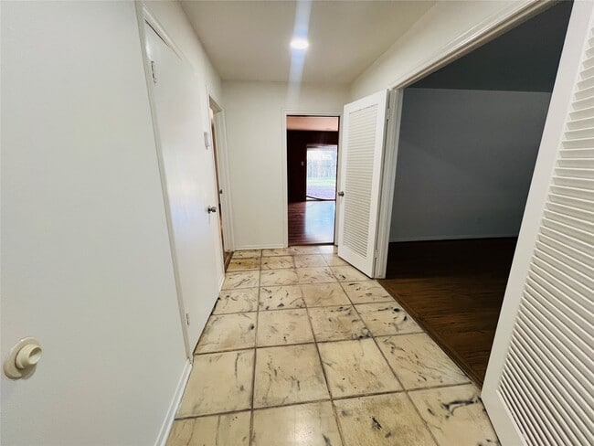 property at 5511 Willowbend Blvd