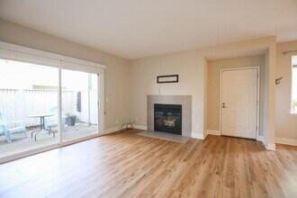 155 Schooner Ct in Richmond, CA - Building Photo - Building Photo