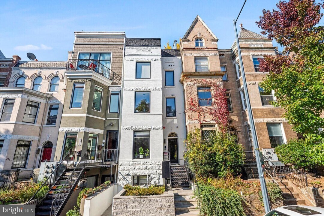 2466 Ontario Rd NW-Unit -4 in Washington, DC - Building Photo