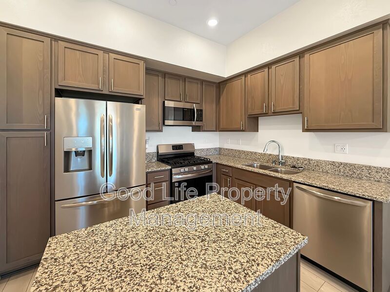1455 Banahaw Way in Chula Vista, CA - Building Photo