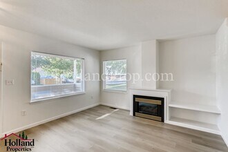 225 Reuter Ln in Forest Grove, OR - Building Photo - Building Photo