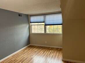 3250 O'Neal Cir, Unit Unit H-31 in Boulder, CO - Building Photo - Building Photo