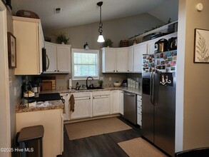 101 Dayrell Dr in Hubert, NC - Building Photo - Building Photo