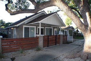 686 Atchison St in Pasadena, CA - Building Photo
