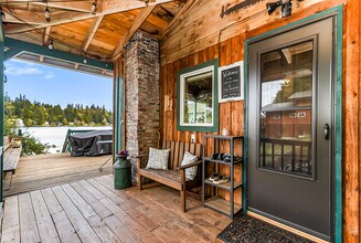 4825 Lerch Rd in Snohomish, WA - Building Photo - Building Photo