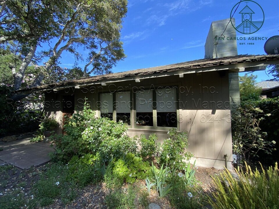 25035 Monterey St in Carmel, CA - Building Photo