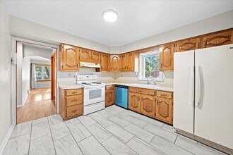 5756 S Kolmar Ave in Chicago, IL - Building Photo - Building Photo