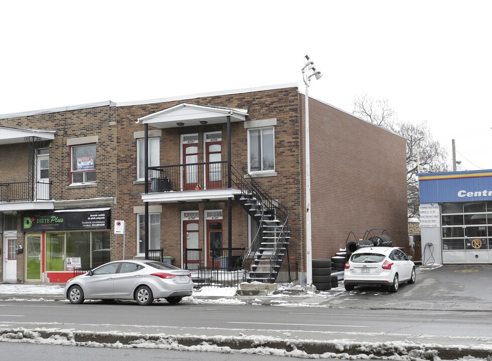 4724-4730 Hochelaga Rue in Montréal, QC - Building Photo