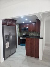 2161 NE 68th St, Unit 303 in Fort Lauderdale, FL - Building Photo - Building Photo