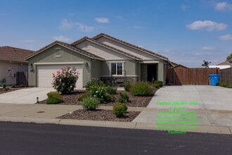 1385 Deerwood St in Plumas Lake, CA - Building Photo - Building Photo