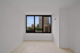 155 Bay St, Unit 1706 in Jersey City, NJ - Building Photo - Building Photo