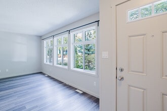 12038-12062 62 St NW in Edmonton, AB - Building Photo - Building Photo