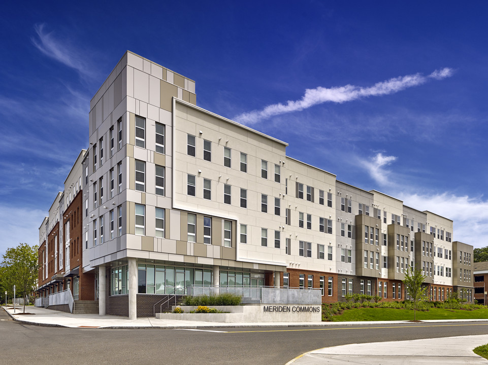 Meriden Commons in Meriden, CT - Building Photo